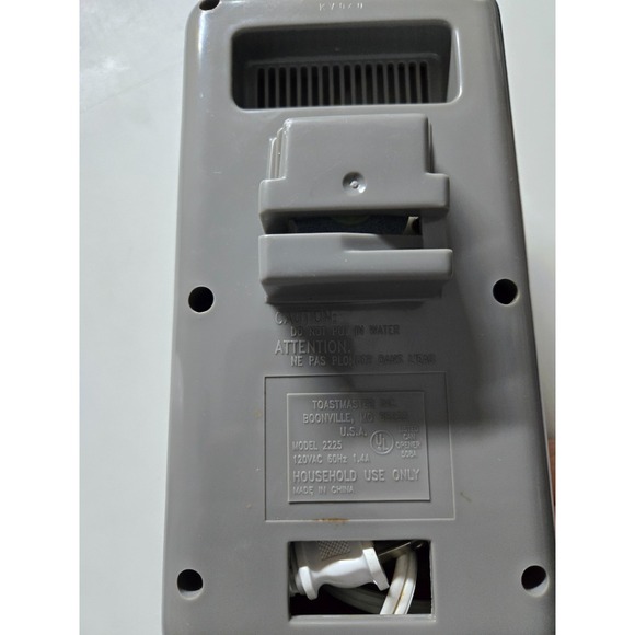 Vintage TOASTMASTER CAN OPENER - Model 2225, WHITE - 9" Tall  w/ Knife Sharpener - Picture 2 of 4